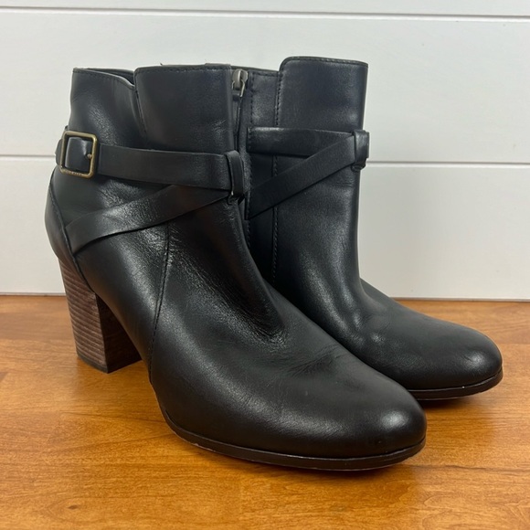 Cole Haan Cassidy buckle ankle boot stacked heel black leather size 10 - Picture 1 of 9